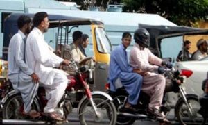 کراچی سمیت سندھ بھر میں موٹرسائیکل کی ڈبل سواری پر پابندی عائد