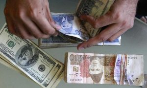ڈالر کی قیمت میں 2 روپے کی کمی
