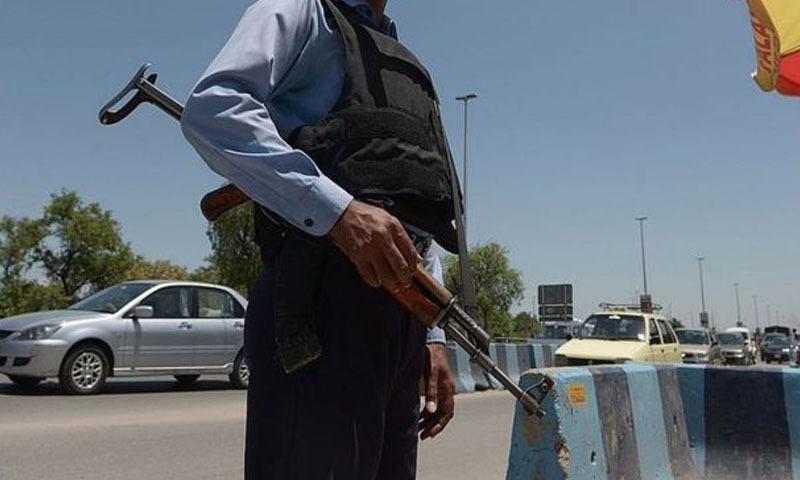 مظاہرین نے سوہان پہ درختوں کو آگ لگادی، ٹریفک بلاک ہو گیا، اسلام آباد پولیس