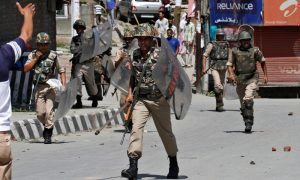 بھارت میں پولیس حراست کے دوران باپ بیٹے کی ہلاکت کے خلاف احتجاج