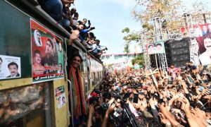بلاول بھٹو زرداری کی زیر قیادت پیپلزپارٹی کا ٹرین مارچ جاری