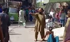 لاہور:منشیات فروشوں نے پولیس  اہلکاروں کی دوڑیں لگوا دیں