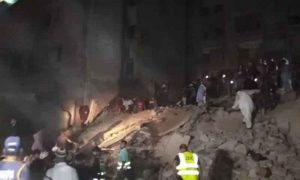 کراچی: رہائشی عمارت گرگئی، پاک فوج کی انجینئرنگ کور پہنچ گئی