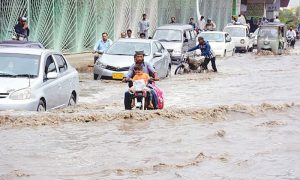 ہوشیار: کراچی میں ایک سے دو گھنٹوں کے اندر مزید تیز بارشوں کی پیشن گوئی