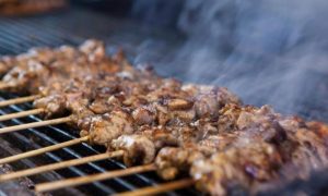کورونا کے دوران عید قرباں پر زیادہ گوشت کھانا نقصان دہ ہو سکتا ہے، طبی ماہرین