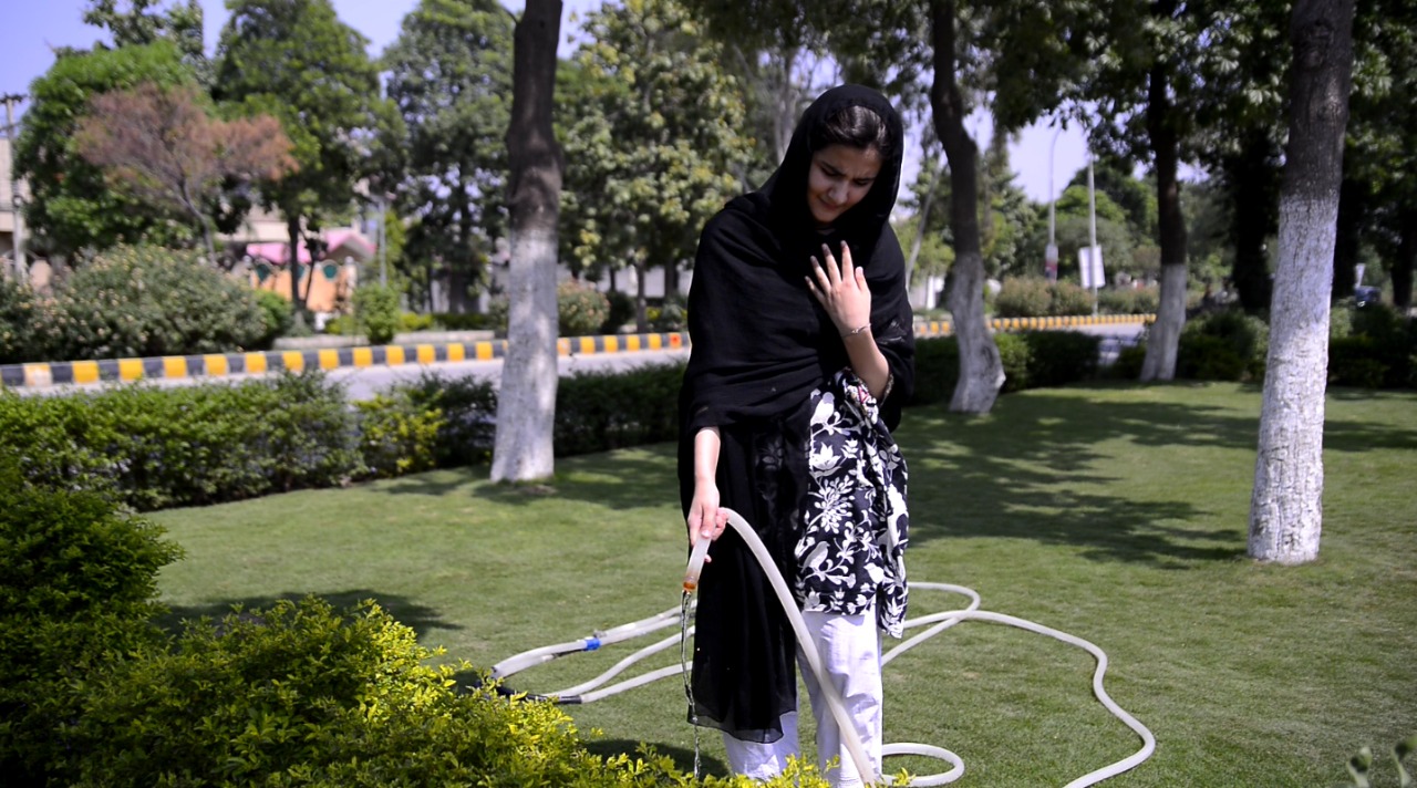 مصوری کے ذریعے موسمیاتی تبدیلی کے خطرات سے آگاہ کرنے والی 13 سالہ پاکستانی طالبہ