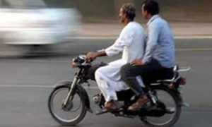 سندھ: موٹر سائیکل کی ڈبل سواری پر پابندی عائد
