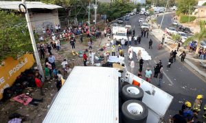 میکسیکو میں ٹریفک حادثہ، 49 افراد ہلاک