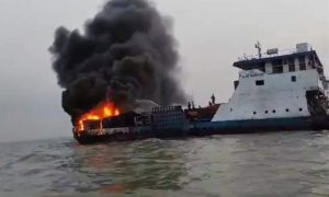 ڈھاکہ: کشتی میں آگ لگ گئی، 32 افراد ہلاک