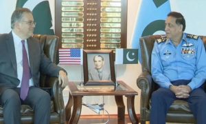 پاک فضائیہ کے سربراہ سے امریکی سفیر کی ملاقات: دو طرفہ دفاعی تعاون بڑھانے پر تبادلہ خیال