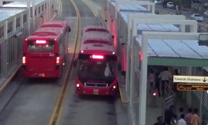 میٹرو بس اور اورنج لائن ٹرین کے کرایوں میں اضافے کی تجویز