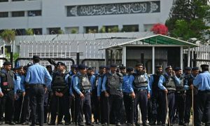 عمران خان کے ممکنہ لانگ مارچ کیلئے پولیس تیار ، حکمت عملی سامنے آگئی