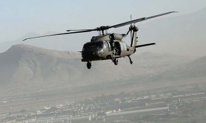 امریکی فوج کے دو بلیک ہاک ہیلی کاپٹرز ٹکرا کر تباہ، 9 فوجی ہلاک